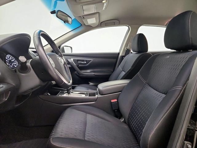 Photo of 2018 Black Nissan Altima