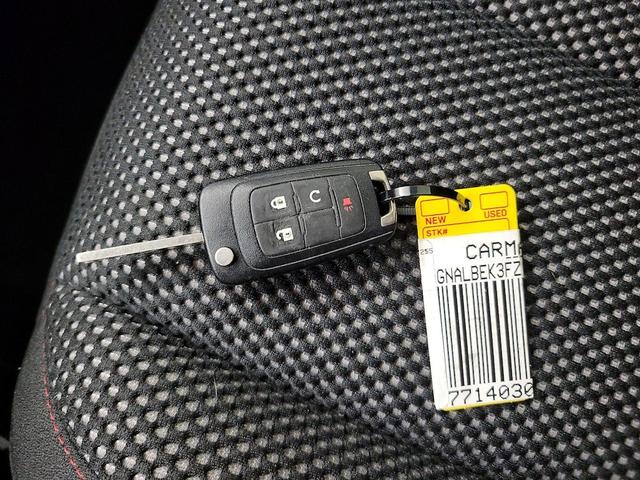 Photo of 2015 White Chevrolet Equinox