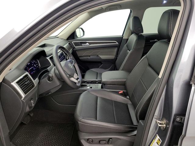 Photo of 2023 Gray Volkswagen Atlas