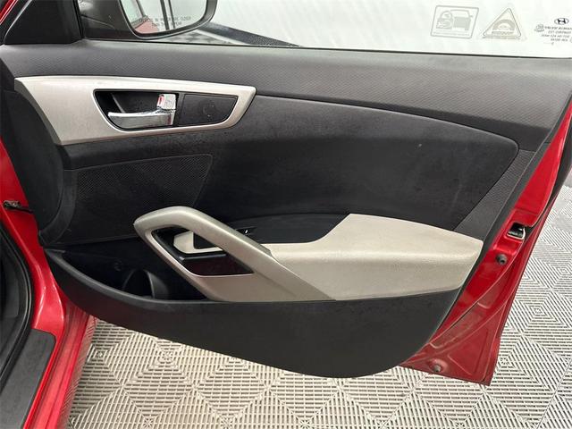 Photo of 2014 Boston Red Metallic Hyundai Veloster