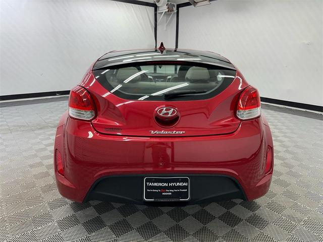 Photo of 2014 Boston Red Metallic Hyundai Veloster