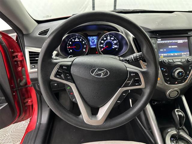 Photo of 2014 Boston Red Metallic Hyundai Veloster