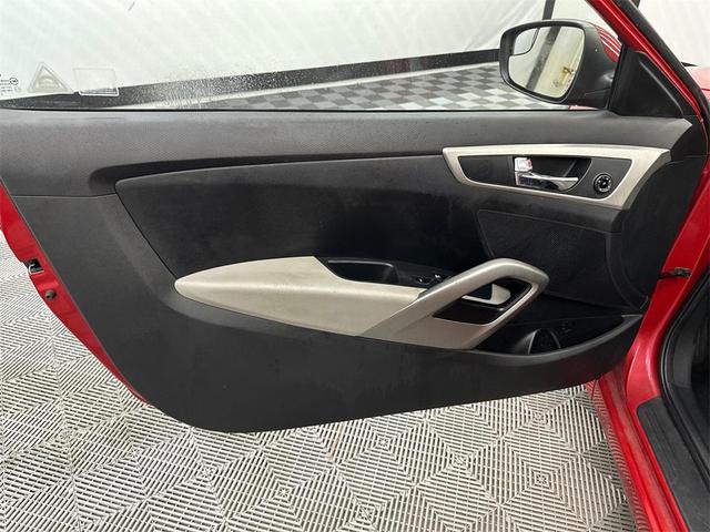 Photo of 2014 Boston Red Metallic Hyundai Veloster