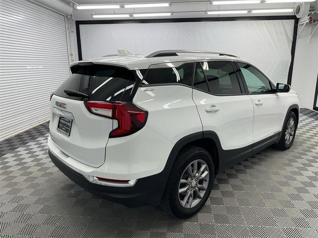 Photo of 2023 Summit White GMC Terrain