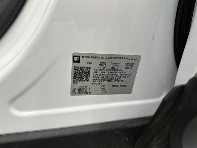 Photo of 2023 Summit White GMC Terrain