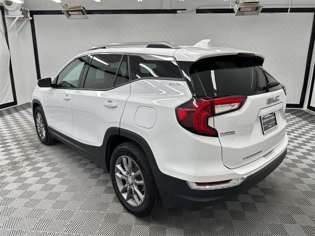 Photo of 2023 Summit White GMC Terrain