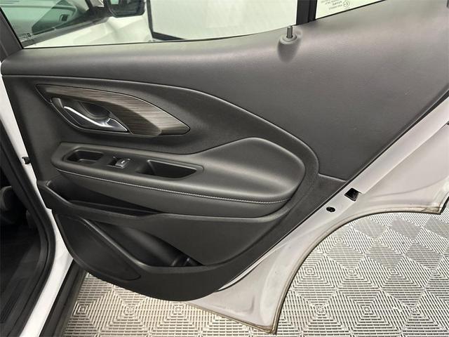 Photo of 2023 Summit White GMC Terrain