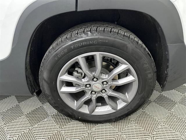 Photo of 2023 Summit White GMC Terrain