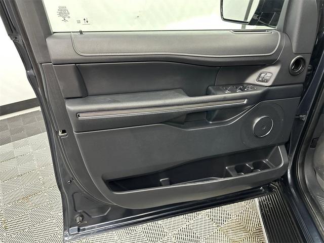 Photo of 2022 STONE BLUE Ford Expedition Max
