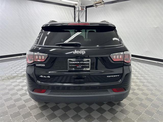 Photo of 2017 Diamond Black Crystal Pearlcoat Jeep New Compass