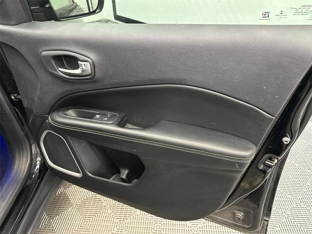 Photo of 2017 Diamond Black Crystal Pearlcoat Jeep New Compass