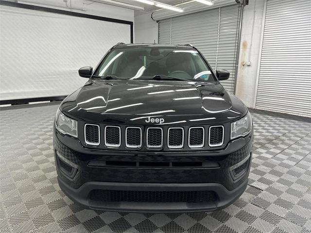 Photo of 2017 Diamond Black Crystal Pearlcoat Jeep New Compass
