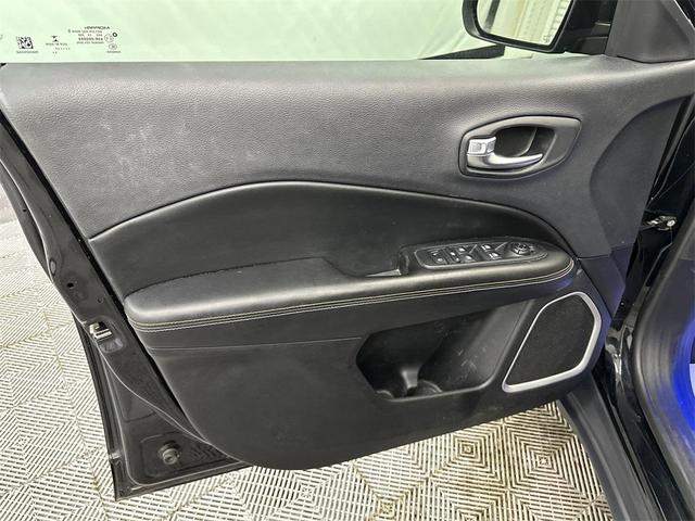 Photo of 2017 Diamond Black Crystal Pearlcoat Jeep New Compass