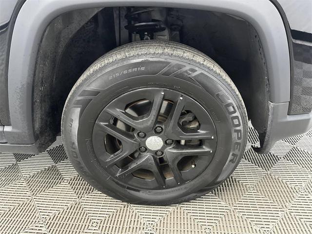 Photo of 2017 Diamond Black Crystal Pearlcoat Jeep New Compass