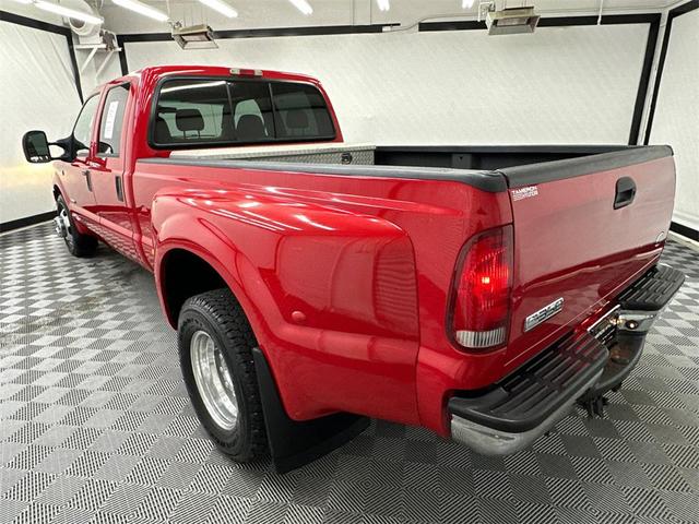 Photo of 2005 Red Ford F-350