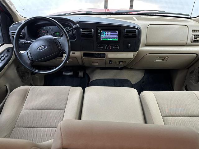 Photo of 2005 Red Ford F-350