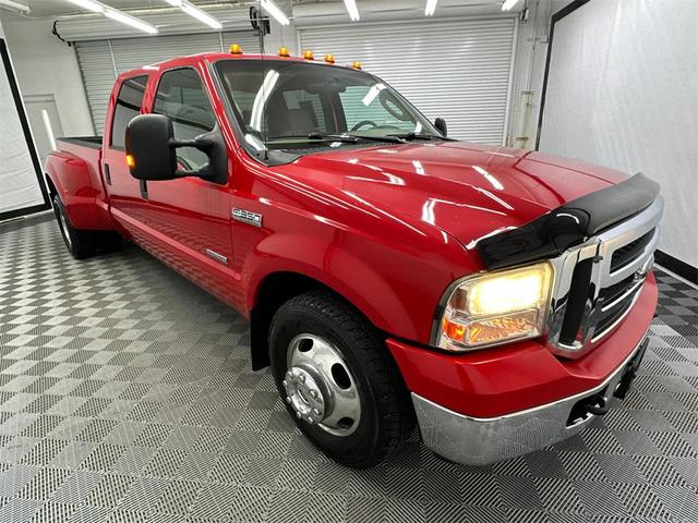 Photo of 2005 Red Ford F-350