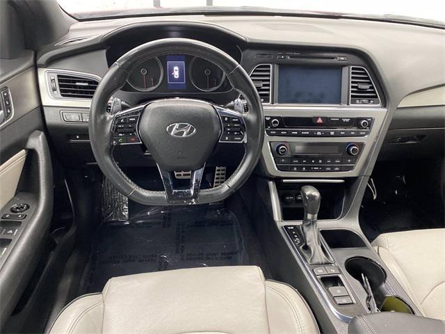 Photo of 2015 Venetian Red Hyundai SONATA