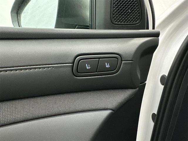 Photo of 2025 Serenity White Pearl Hyundai TUCSON