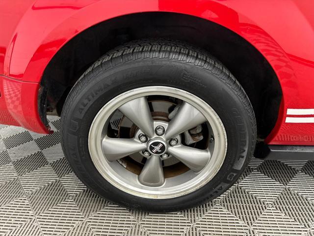 Photo of 2006 Torch Red Clearcoat Ford Mustang