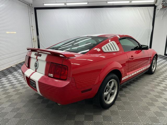 Photo of 2006 Torch Red Clearcoat Ford Mustang