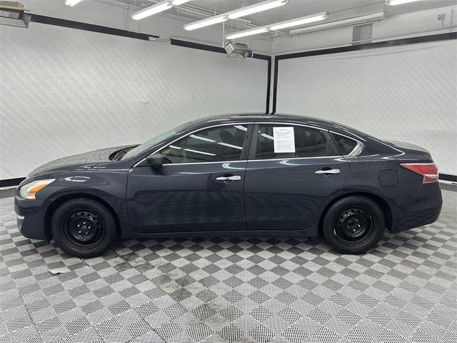 Photo of 2015 Storm Nissan Altima