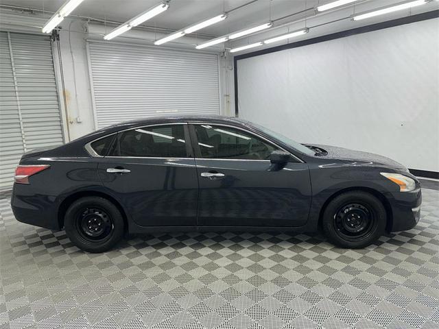 Photo of 2015 Storm Nissan Altima