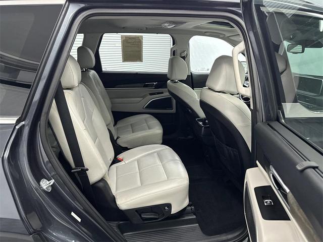 Photo of 2022 Gravity Grey Kia Telluride