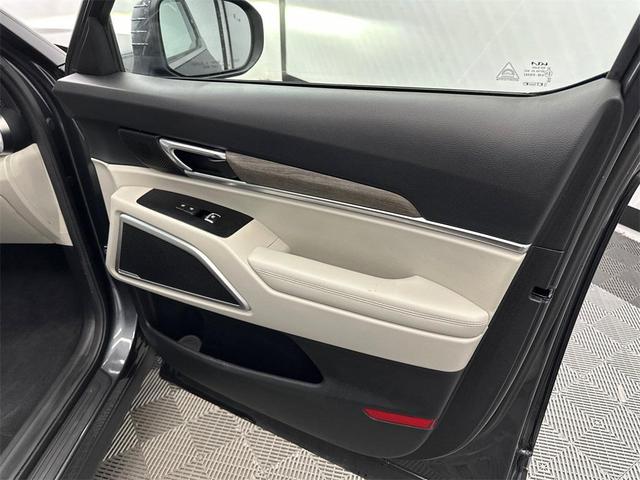Photo of 2022 Gravity Grey Kia Telluride