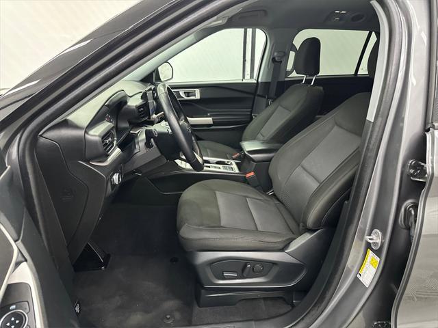 Photo of 2023 Gray Metallic Ford Explorer