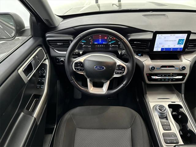 Photo of 2023 Gray Metallic Ford Explorer