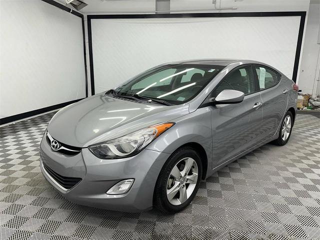 Photo of 2013 Titanium Gray Metallic Hyundai ELANTRA