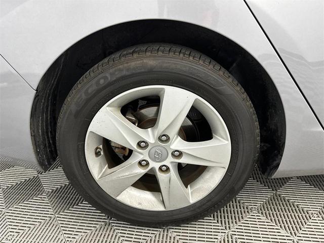 Photo of 2013 Titanium Gray Metallic Hyundai ELANTRA