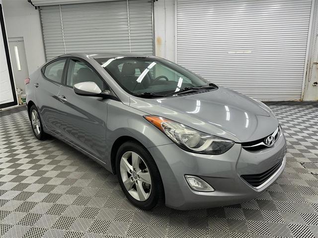 Photo of 2013 Titanium Gray Metallic Hyundai ELANTRA