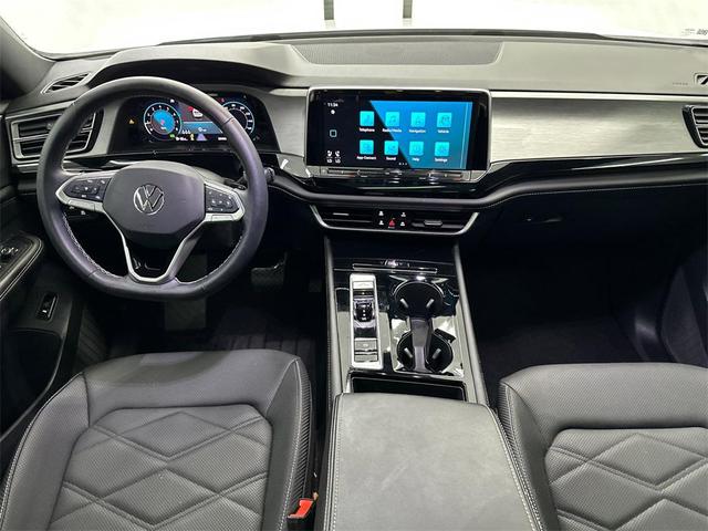 Photo of 2024 Pure White Volkswagen Atlas Cross Sport