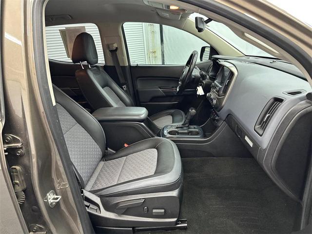 Photo of 2017 Brownstone Metallic Chevrolet Colorado