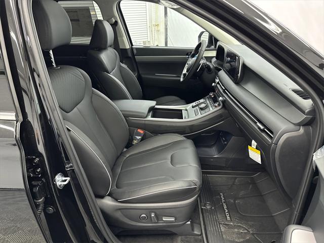 Photo of 2025 Abyss Black Pearl Hyundai PALISADE
