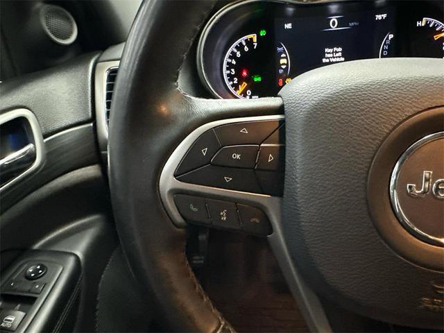 Photo of 2019 Bright White Clearcoat Jeep Grand Cherokee