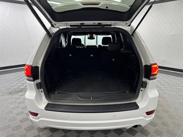 Photo of 2019 Bright White Clearcoat Jeep Grand Cherokee