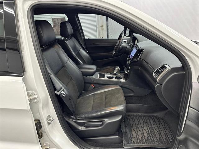 Photo of 2019 Bright White Clearcoat Jeep Grand Cherokee