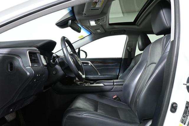 Photo of 2018 Eminent White Pearl Lexus RX 350
