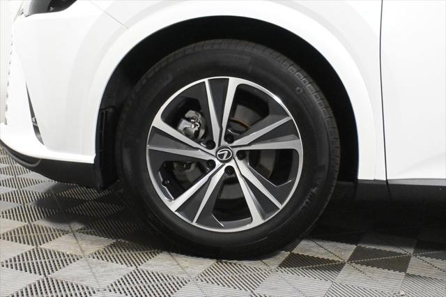 Photo of 2024 Eminent White Pearl Lexus RX 350