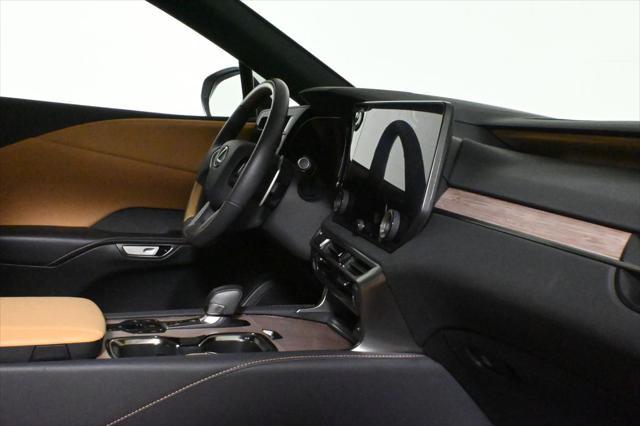 Photo of 2024 Eminent White Pearl Lexus RX 350