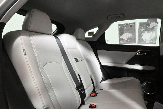Photo of 2022 Atomic Silver Lexus RX 350