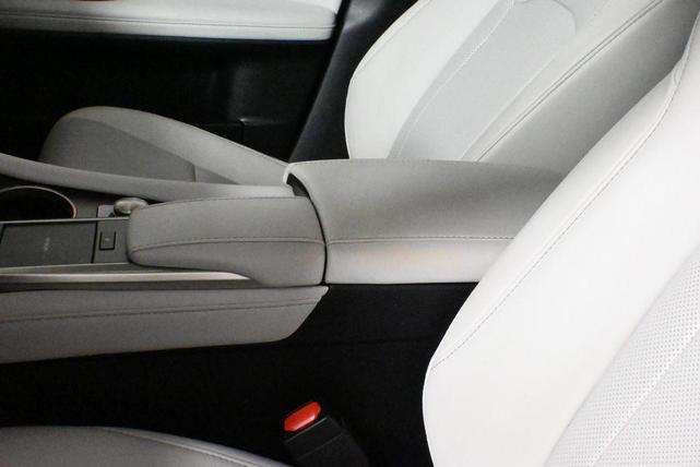 Photo of 2022 Atomic Silver Lexus RX 350