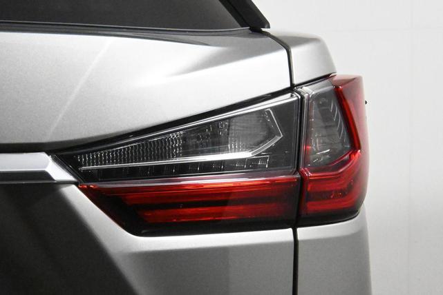 Photo of 2022 Atomic Silver Lexus RX 350