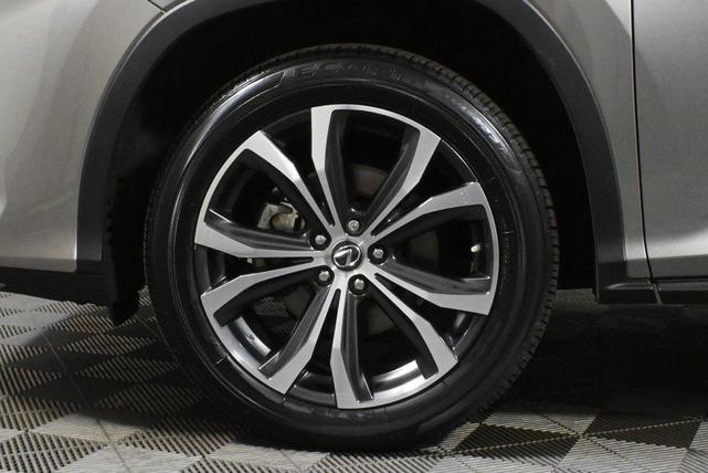 Photo of 2022 Atomic Silver Lexus RX 350