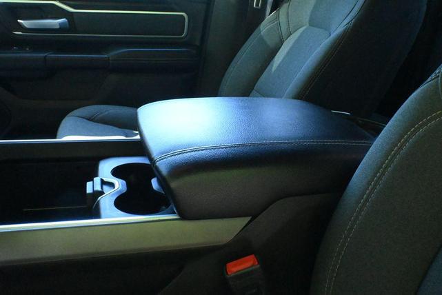 Photo of 2021 Diamond Black Crystal Pearlcoat RAM 1500