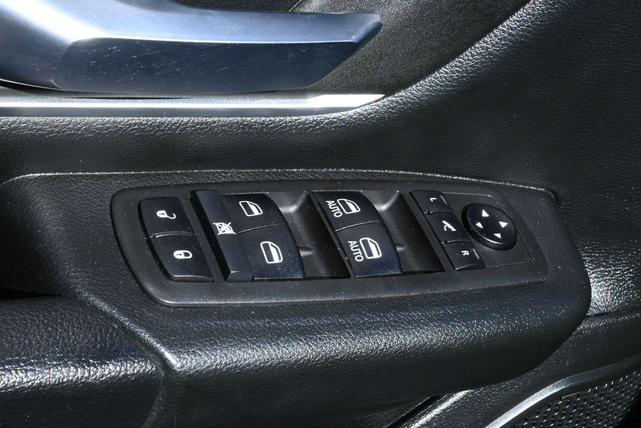 Photo of 2021 Diamond Black Crystal Pearlcoat RAM 1500