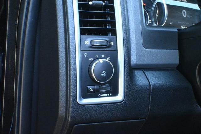 Photo of 2018 Brilliant Black Crystal Pearlcoat RAM 1500